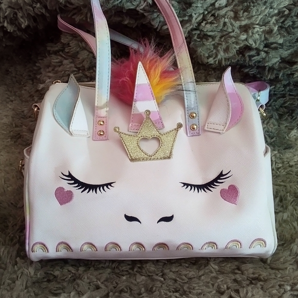 UNDER1SKY Unicorn Weekender - Picture 1 of 6